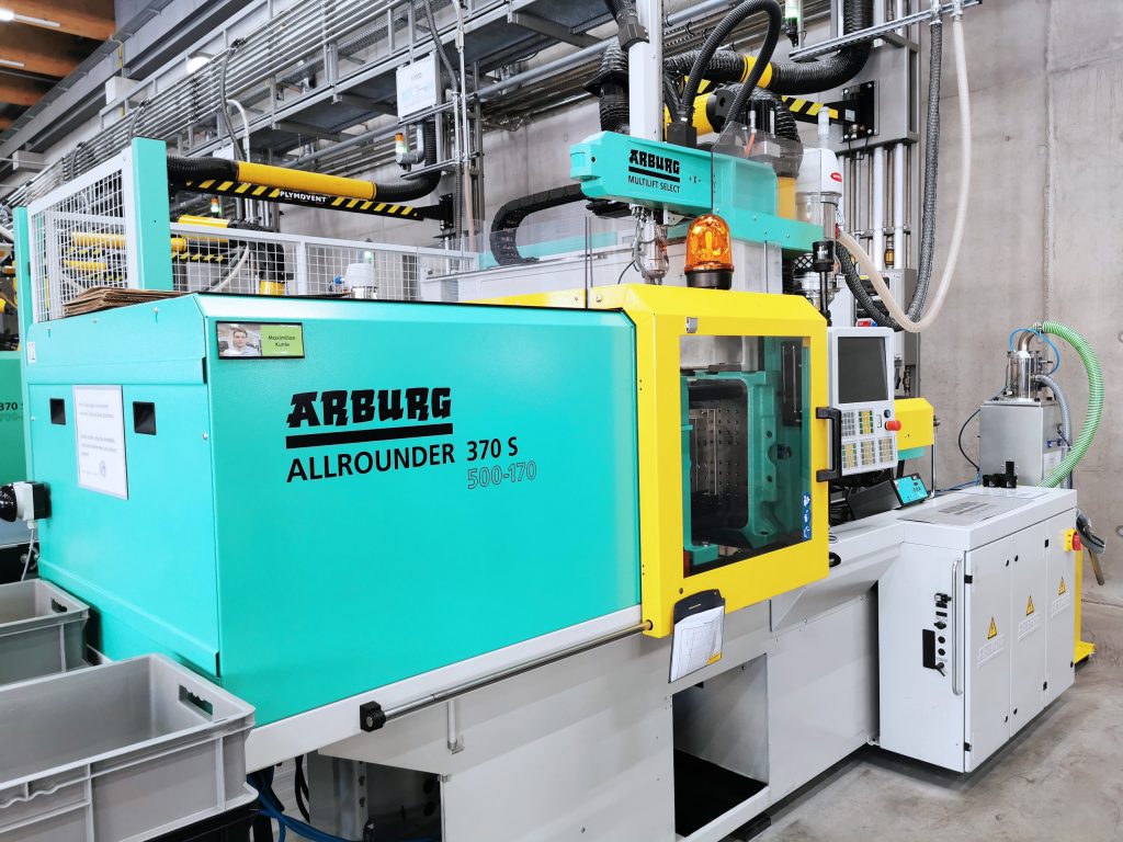 IP65-Schutz für LED-Drehspiegelleuchte 1 WERMA LED 883 Spritzgussmaschine