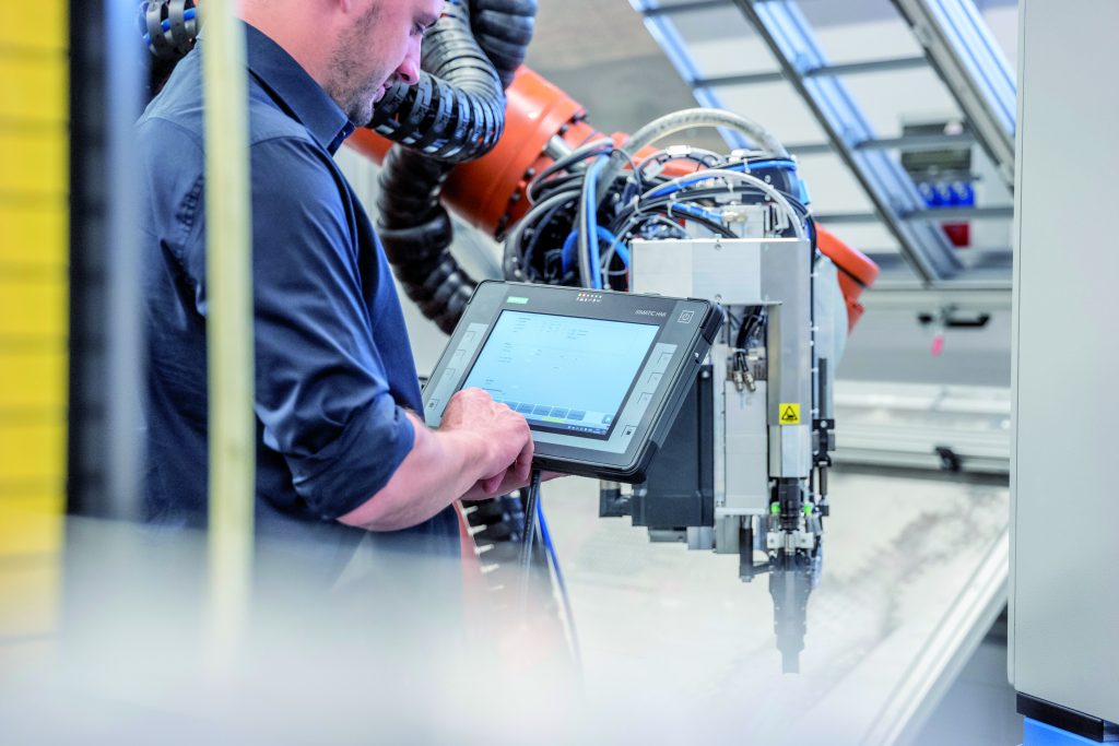 Schrauben mit Gefühl - und hohen Drehzahlen 1 Das robotergestützte Schraubsystem RSF von Weber ist für fließlochformende Verschraubungen konzipiert, wie sie im Karosseriebau vorkommen.