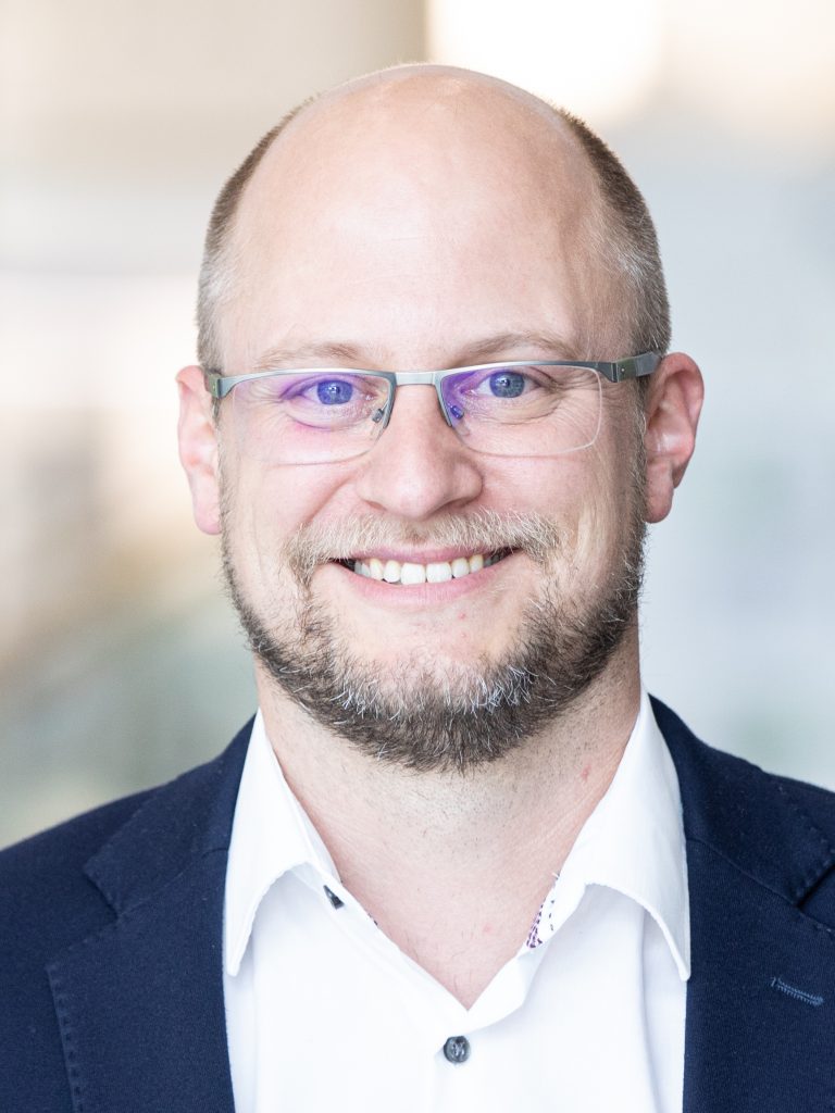 Visualisierung und noch viel mehr 3 Durch ihr robustes Design und den frontseitigen IP65-Schutz lassen sich die HMIs der TP600-Serie in fast allen Anwendungsbereichen nutzen.
Dr. André Kleine, Wago