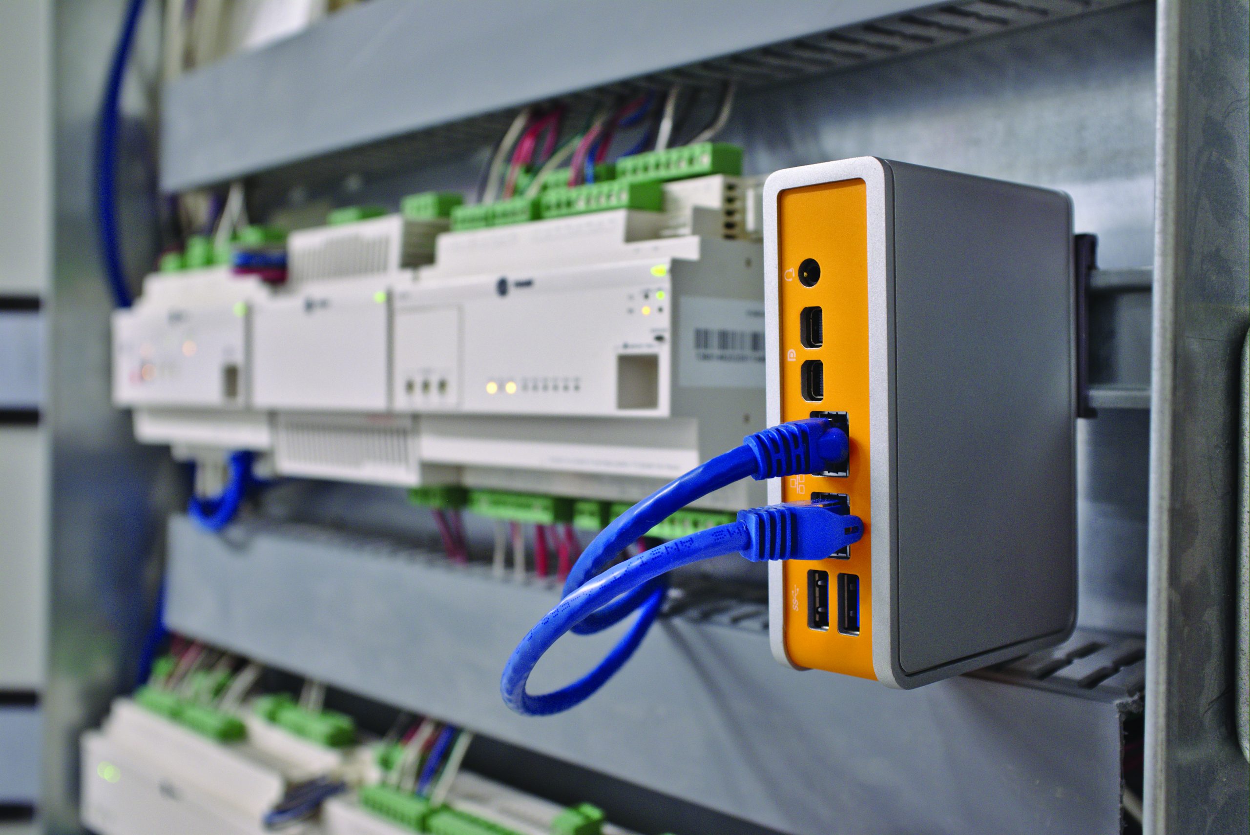 Lüfterlos zu Edge und Cloud 4 Lüfterlos zu Edge und Cloud