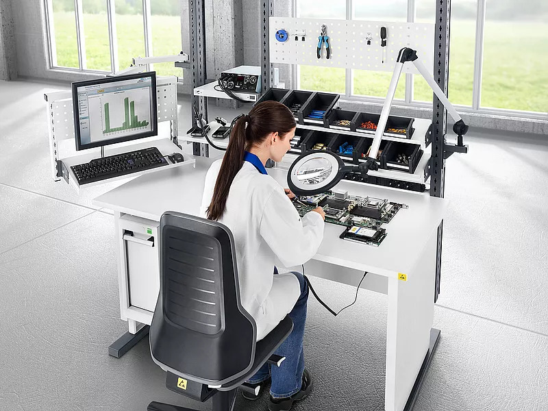 Künstliche Intelligenz hilft Menschen bei der Montage