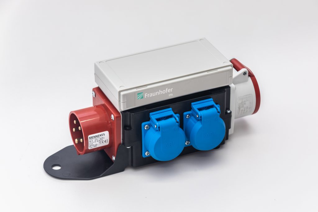 Datenerfassung über die Stromzufuhr 1 Dieser Wechselstrom-Messwandler nutzt die Stromzufuhr, um grundlegende Maschinendaten abzurufen.