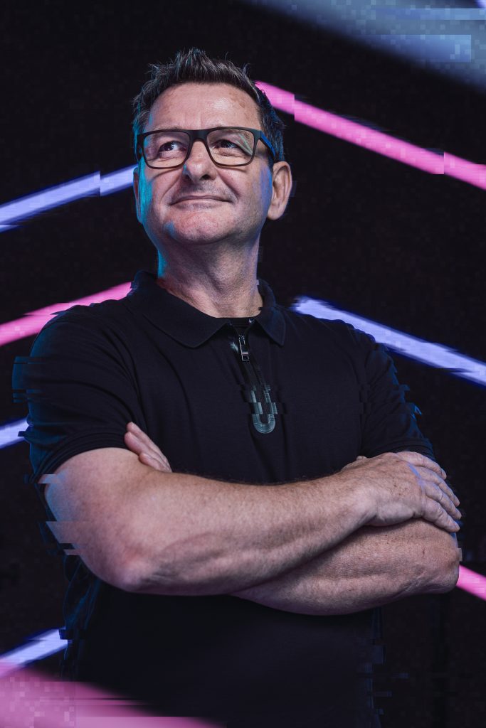 "Die digitale Transformation ist ein komplexer und dynamischer Veränderungsprozess, der ein Unternehmen in allen Wertschöpfungsfeldern betrifft. Wir sind dabei, interne wie externe Prozesse so aufzuwerten, dass unsere Produkt- und Servicequalität noch näher zum Kunden führt." Ralf Steinmann, CTO Weiss Group 