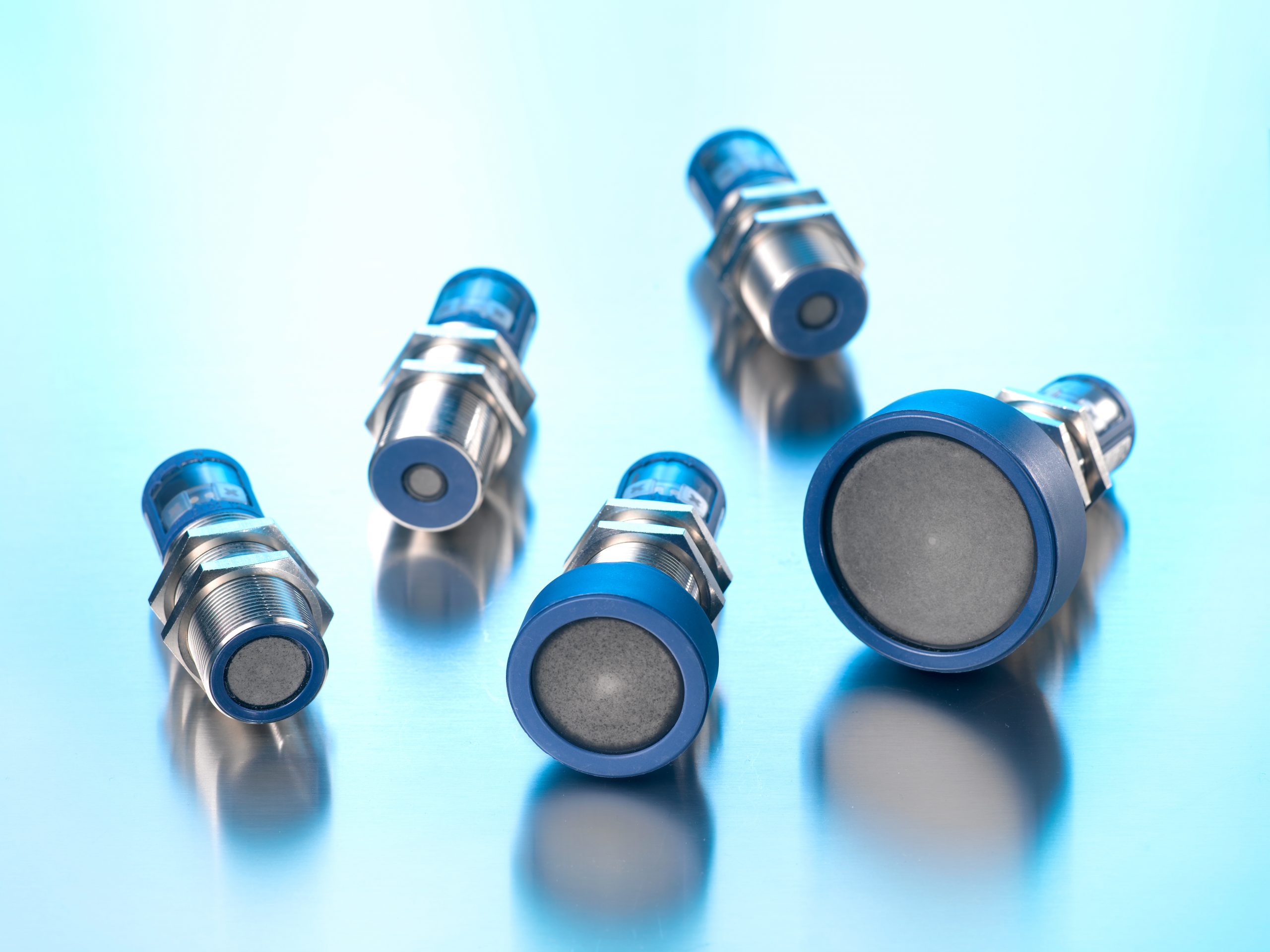 Kompakt und widerstandsfähig 6 Kompakt und
widerstandsfähig