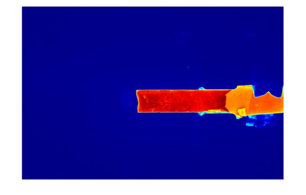 Formgebungshilfe 1 Bild 1 I Reihenfolge der Rechenschritte zur Generierung eines Bildes für die Kantenerkennung: a) Aufnahme eines Thermogramms; b) Umwandlung in RGB-Format, c) Morphologisches Schließen mittels strukturierendem Element und d) Kantenerkennung mit Sobel-Filte