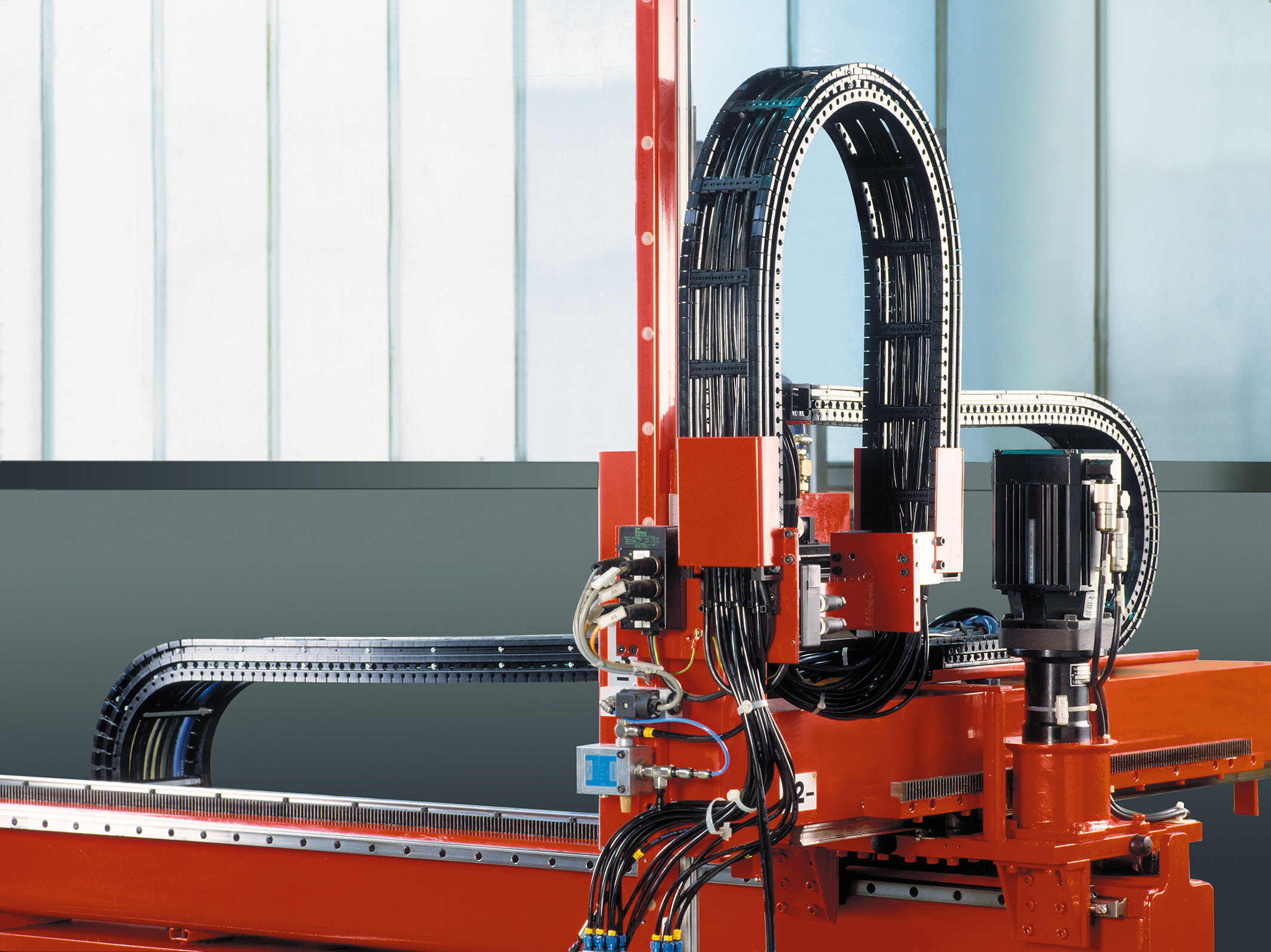 Gelenkloses Energiekettensystem 4 Gelenkloses Energiekettensystem