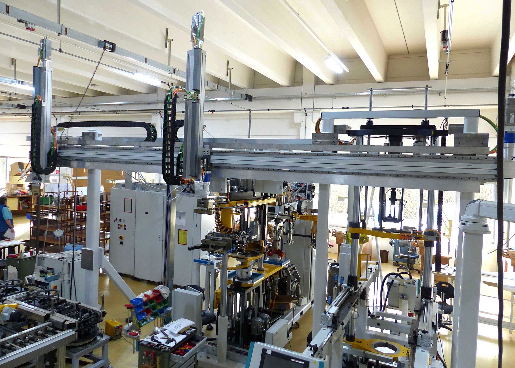 ANT nimmt neue Produktionshalle in Betrieb