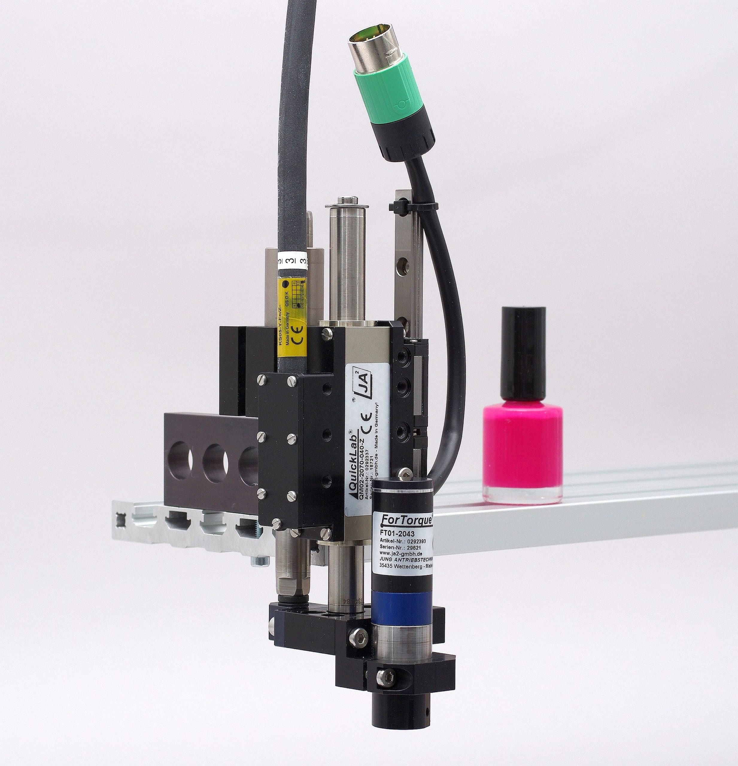 Agiles Schwenkmodul für Kleinraumautomationen 2 Agiles Schwenkmodul
für Kleinraumautomationen