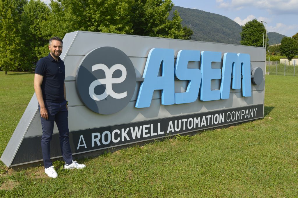 Von der Leiterplatte zum fertigen Industrie-PC 4 Udo Richter, General Manager DACH, kümmert sich um das Geschäft in Deutschland.