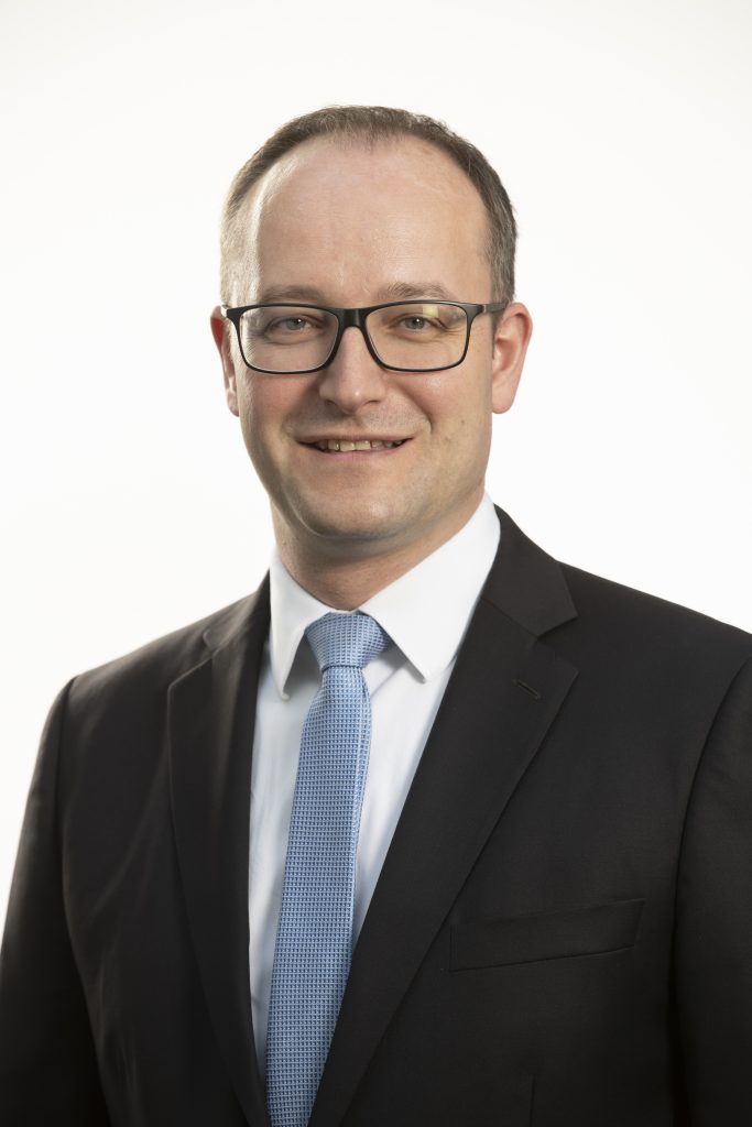 "In welcher Art wir k&uuml;nftig Messen bespielen werden, ist noch nicht in Stein gemei&szlig;elt. Eines ist jedoch sicher: Vor allem wenn es um das Thema Networking geht, werden Messen auch in Zukunft ein wichtiges Instrument der Kundenansprache sein." Dr. Volker Lindenau, ABB
