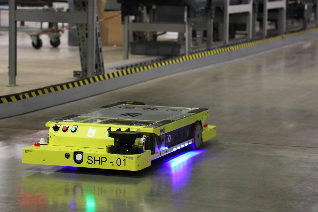 Dynamische Einheiten 1 Der mobile Roboter IW.Hub wurde von der BMW-Tochter Idealworks entwickelt.