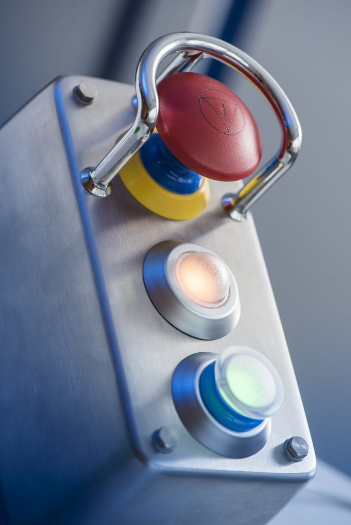 Sicher zugehalten in hygienesensiblen Bereichen 2 Bei anderen Maschinen nutzt Singer & Sohn das N-Programm
der Befehls- und Meldegeräte als Mensch/Maschine-Schnittstelle.