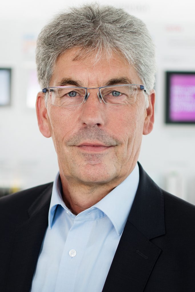 "Corona hat die Art und Weise von Messeteilnahmen auf allen Seiten grunds&auml;tzlich ver&auml;ndert. Abh&auml;ngig von der weiteren Entwicklung nach der Pandemie wird zu pr&uuml;fen sein, ob das bisherige Prinzip Pr&auml;senz-Messe weiter Bestand haben wird." 
Norbert Schwabbauer, KEB Automation