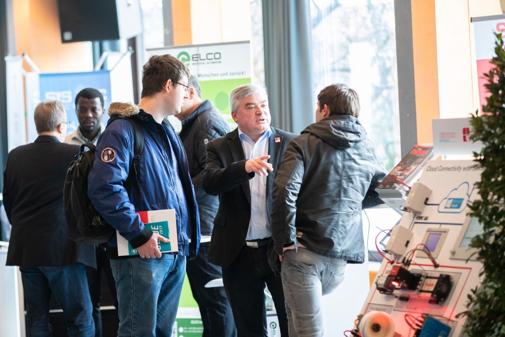 "Live-Atmosphäre lässt sich nicht digitalisieren" 2 Der Marktplatz Industrie 4.0 will das Verständnis für den ganzheitlichen Ansatz von Industrie 4.0 und IIoT fördern.