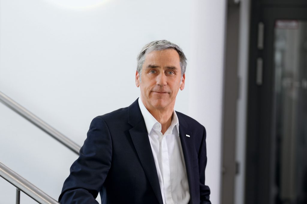 "Gute digitale Formate werden weiter Bestand haben. Ob sich Messen wesentlich ver&auml;ndern werden, wird sich noch erweisen. Denn der vergangene Herbst hat gezeigt, dass Live-Messen weiterhin auf hohes Interesse sto&szlig;en." Horst-Dieter Kraus, Pilz
