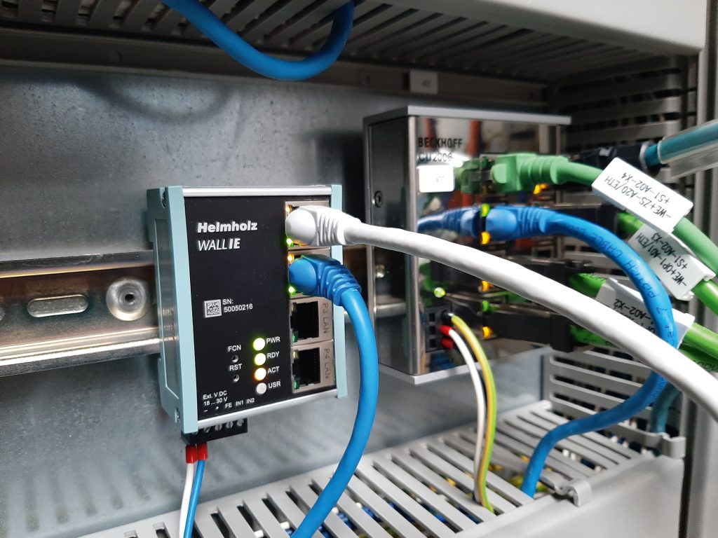 Prozessoptimierung durch sauber erfasste Maschinendaten 2 Wall IE Gateways von Helmholz sind, neben dem Pilotwerk in Ilsenburg, bereits in sieben der zehn weltweiten Werke im Einsatz.