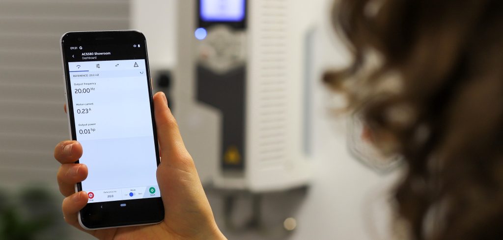 Parameter per App 1 Per App kann eine direkte Verbindung zur Support-Line von ABB oder des Servicepartners aufgebaut werden, um längere Ausfälle zu vermeiden.