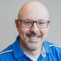 Gute Aussichten
für Open Source 1 Frédéric Desbiens ist Programm-Manager bei der Eclipse Foundation. In dieser Aufgabe unterstützt er die Community bei Innovationen, indem er Geräte und Software zusammenbringt. In der Vergangenheit arbeitete er als Produktmanager, Lösungsarchitekt und Entwickler für so unterschiedliche Unternehmen wie Pivotal, Cisco und Oracle.