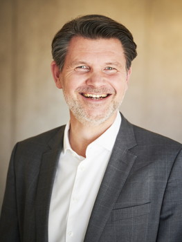 Adesso übernimmt Com2m 1 20220621 073117 710