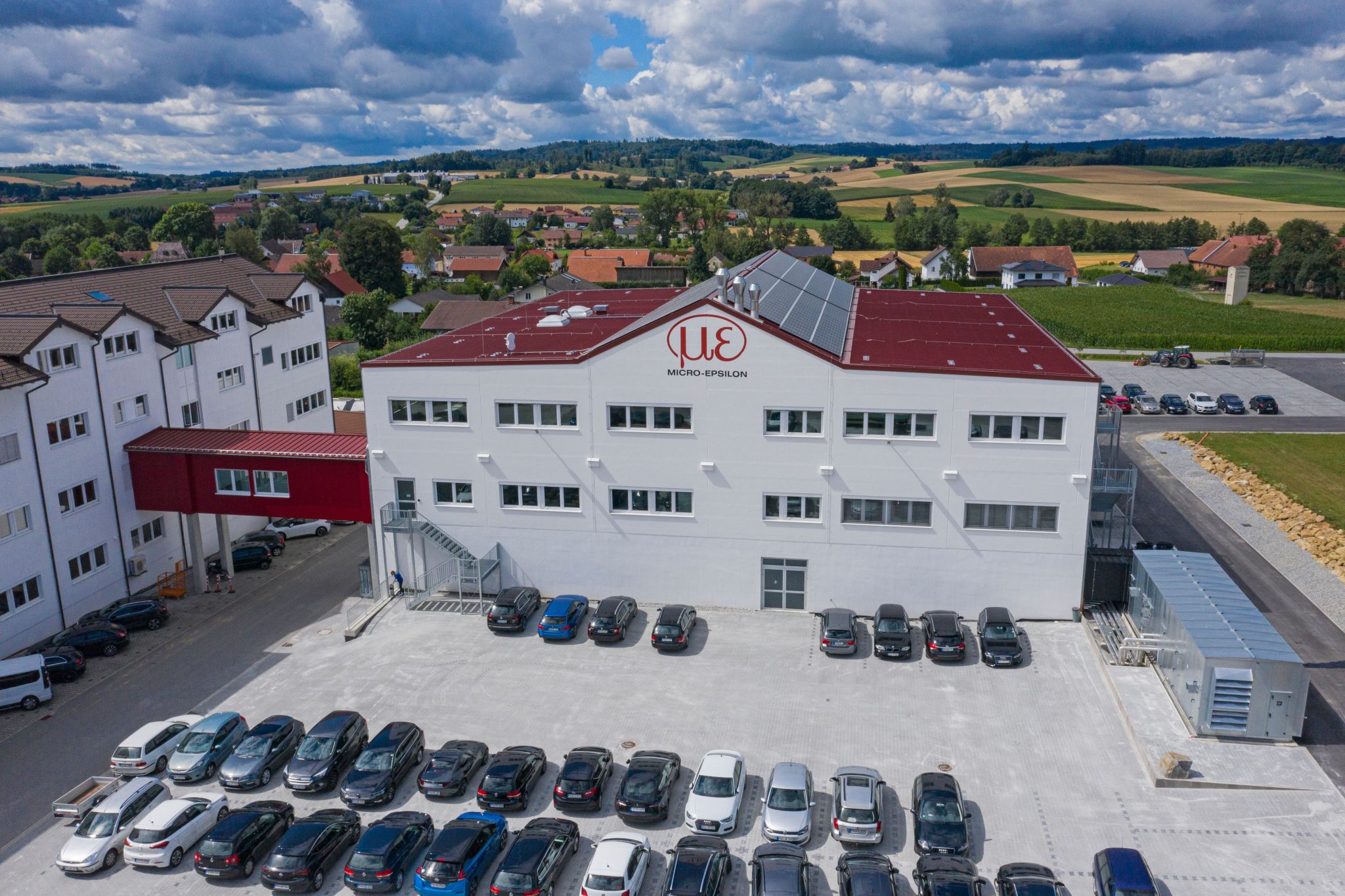 Micro-Epsilon eröffnet Mikromechatronik Center