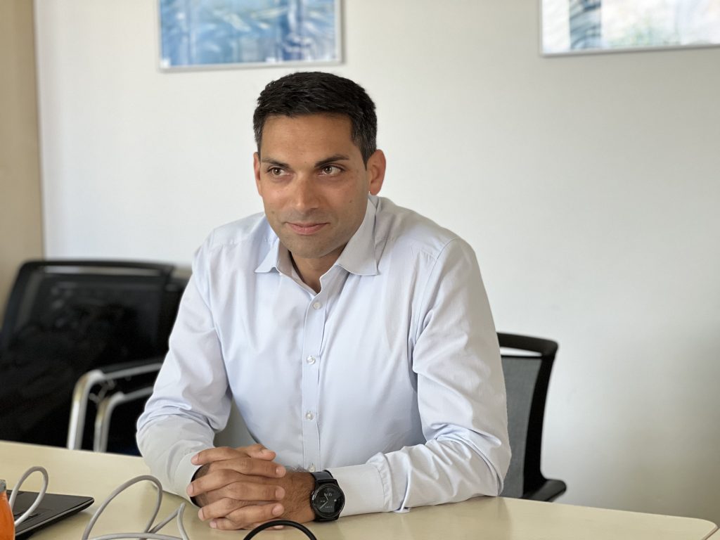 "Stellschrauben neu justiert" 2 Wir geben weder unsere
hauseigene Software auf noch
unsere Hardware. Das Kern-Knowhow
behalten wir fest in der Hand.
Alexander Melkus, Sigmatek