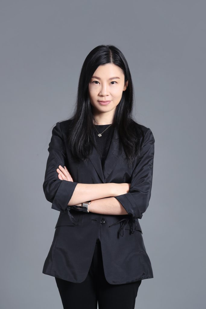 Gut für Mitarbeiter - gut fürs Unternehmen 1 Wir müssen ein gerechtes Arbeitsumfeld schaffen,
dass für alle den gleichen Zugang zu beruflichem
Aufstieg sicherstellt, unabhängig davon wo und
wann die Arbeit erledigt wurde.
Charise Le, Schneider Electric