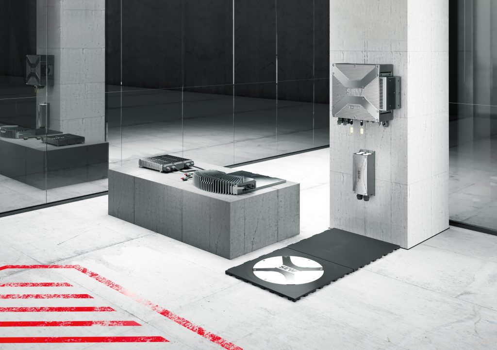  Station&auml;re und mobile 
Verbraucher k&ouml;nnen &uuml;ber die Linienleiter der 
kontaktlosen Energie&uuml;bertragung versorgt werden.