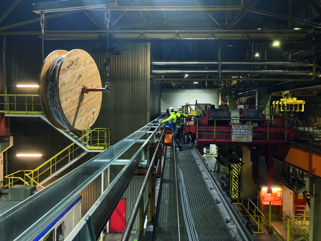 Komplettpaket samt Service 1 Die Experten von Tsubaki Kabelschlepp konstruierten und lieferten einen kundenspezifischen Unterbau.