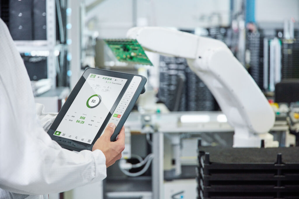 Automatisierungsplattform als übergreifende Klammer 1 KEBA KeTopT150