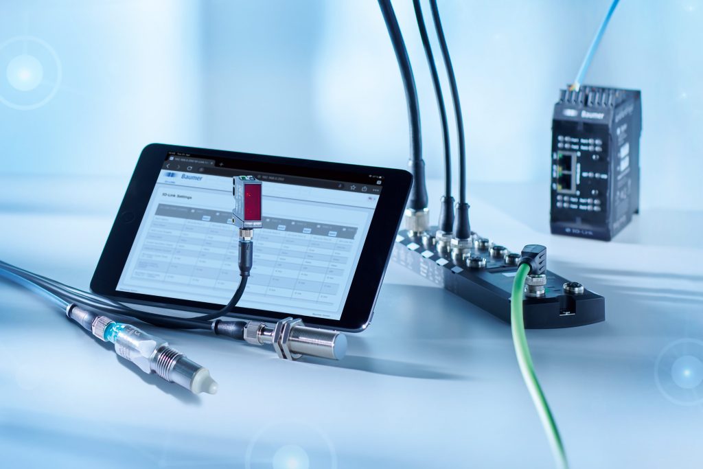  Smarte Produktion beginnt beim Sensor. Genau hier positioniert sich Baumer als Spezialist und konzentriert sich auf die Entwicklung neuer Sensorl&ouml;sungen f&uuml;r die Fabrik- und Prozessautomation.