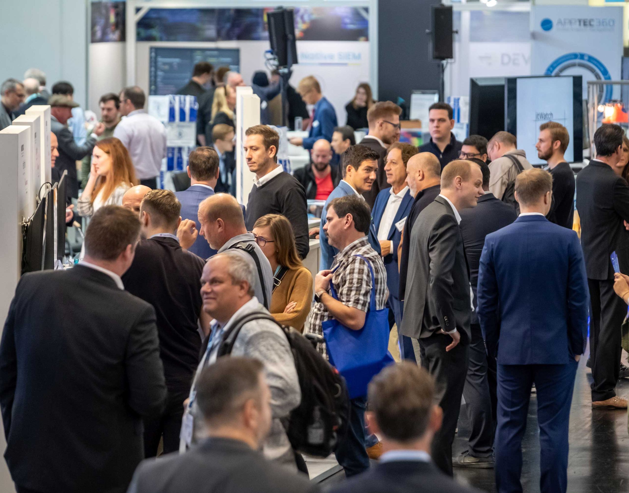 It-sa mit über 15.000 Besuchern 3 It-sa mit über 15.000 Besuchern