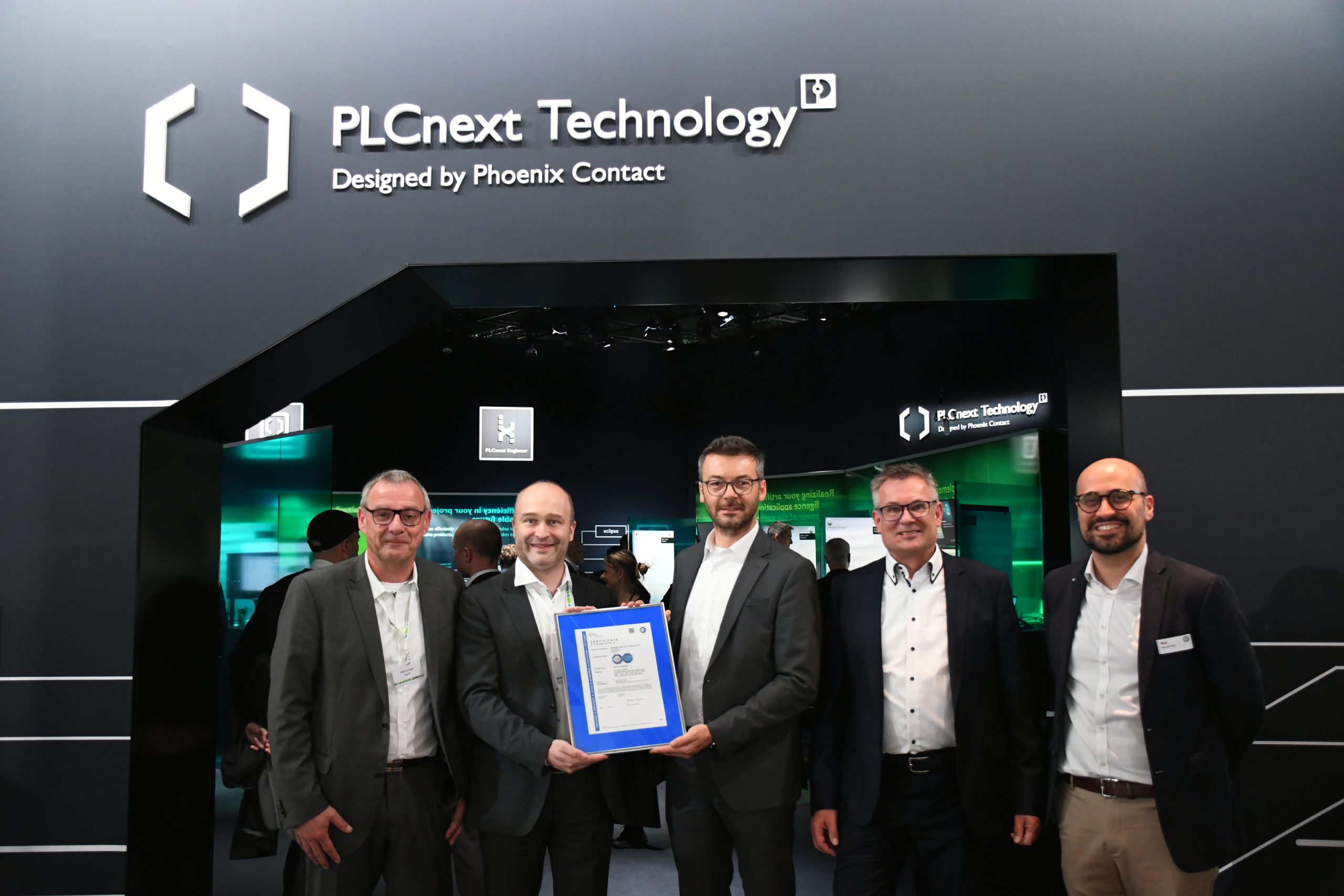 Phoenix Contact erhält OT-Security-Zertifizierung von TÜV Süd