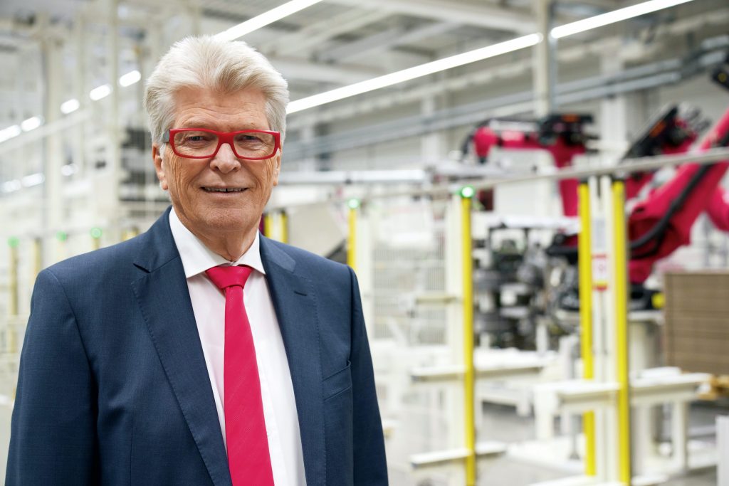 IIoT - Zwei Partner spielen die Musik von morgen 2 In der Industrie zählen
jetzt Tempo und Flexibilität
in der Digitalisierung.
Prof. Dr. Friedhelm Loh, Inhaber
und Vorstandsvorsitzender der Friedhelm Loh Group