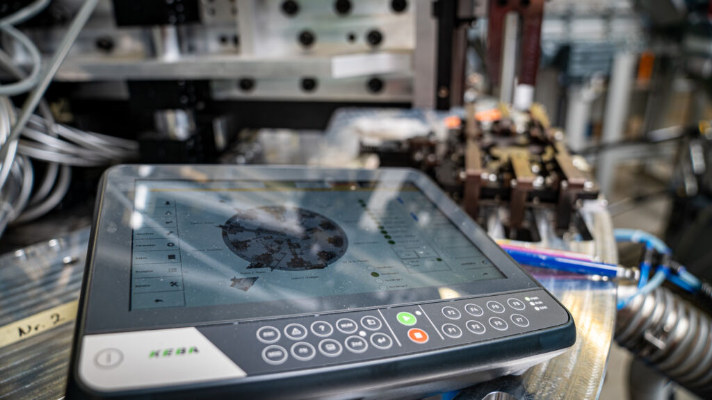 Auf dem Pfad zur Nachhaltigkeit 3 Die Nutzung valider Daten und
Trendanalysen verbessern Prozessentwicklungen und steigern die
Wettbewerbsfähigkeit.