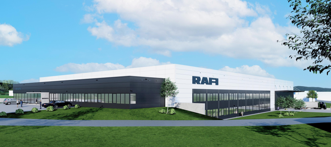 Rafi mit Werksneubau