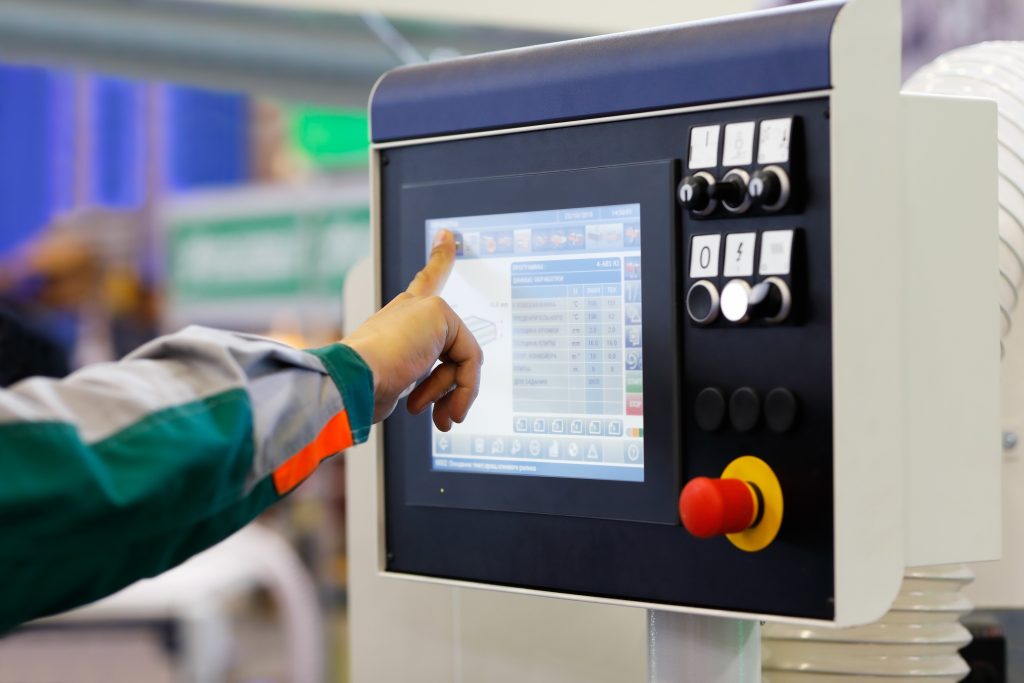  Die Bediener von Maschinen und Anlagen m&uuml;ssen Sprachbefehle, am besten in der eigenen Sprache, schnell erfassen k&ouml;nnen. Wichtig dabei: Die Befehle und Meldungen m&uuml;ssen eindeutig sein.