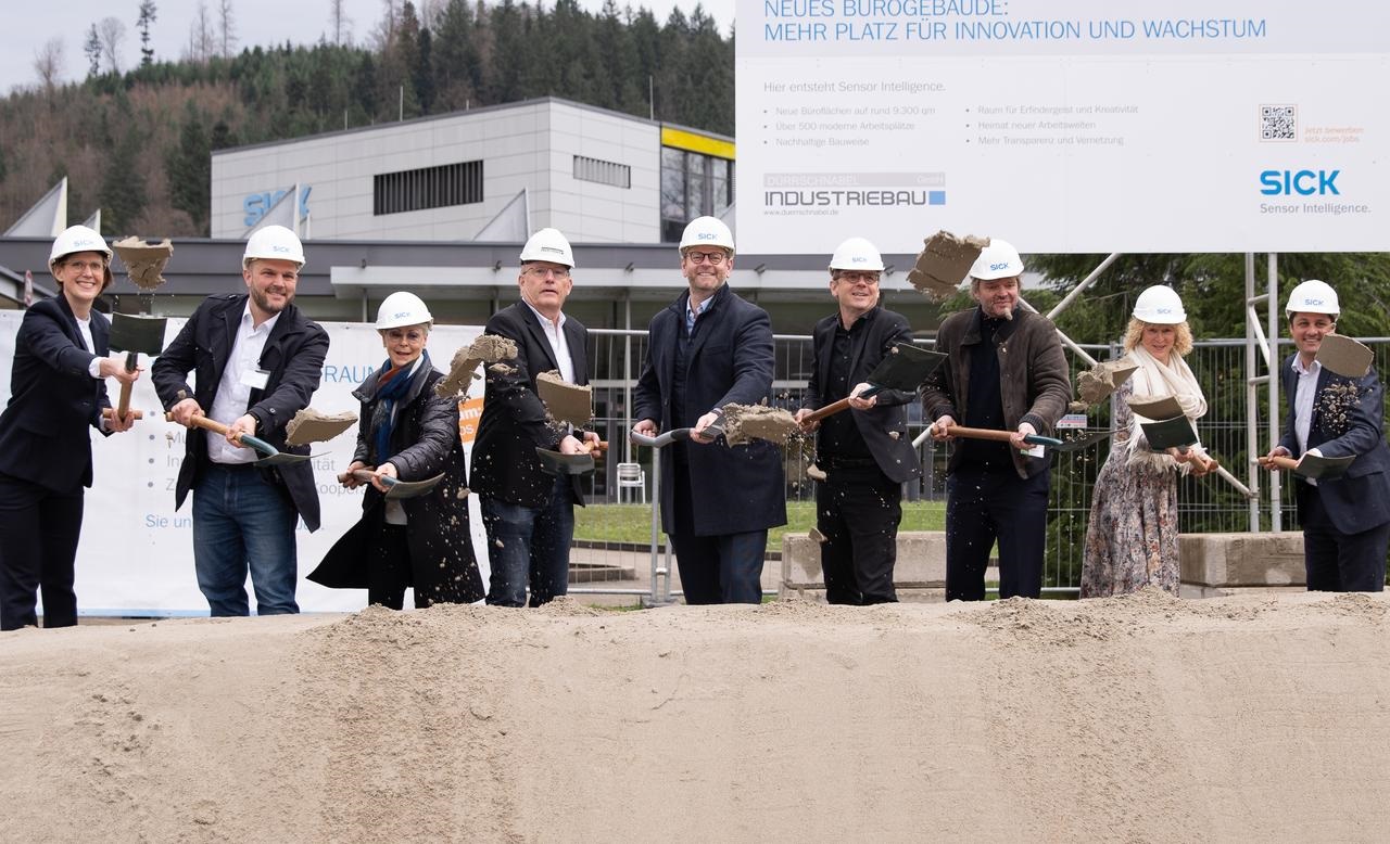 Spatenstich für Sick-Neubau