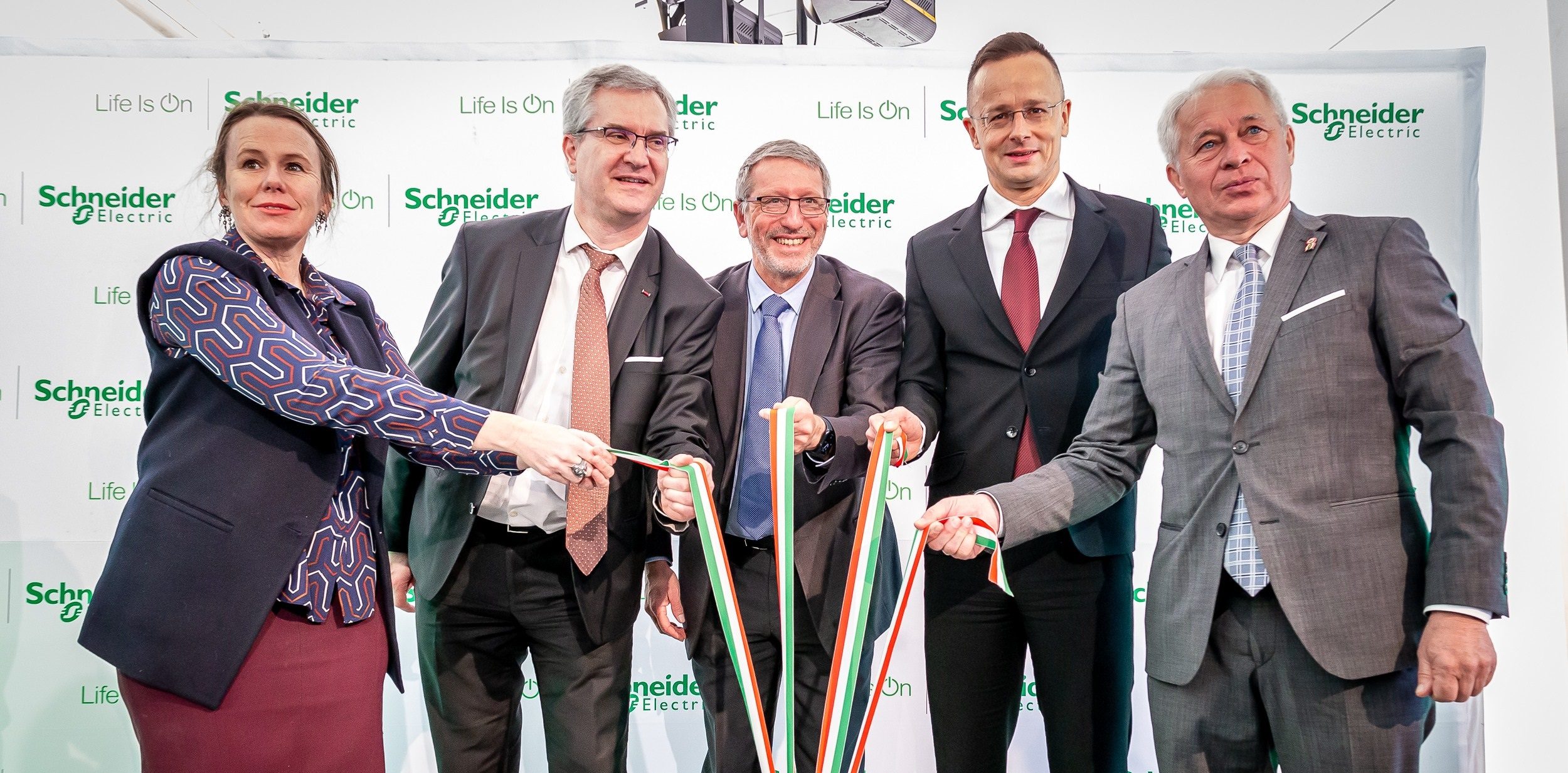 Schneider Electric baut Werk in Ungarn