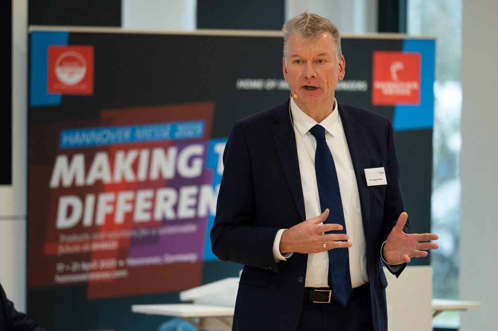 'Technologische Basis' 1 Die Flexibilität des Produkts
kombiniert mit der Kreativität unserer Kunden, haben das Potenzial in anderen Anwendungsbereichen bestätigt.
Ansgar Kriwet, Festo