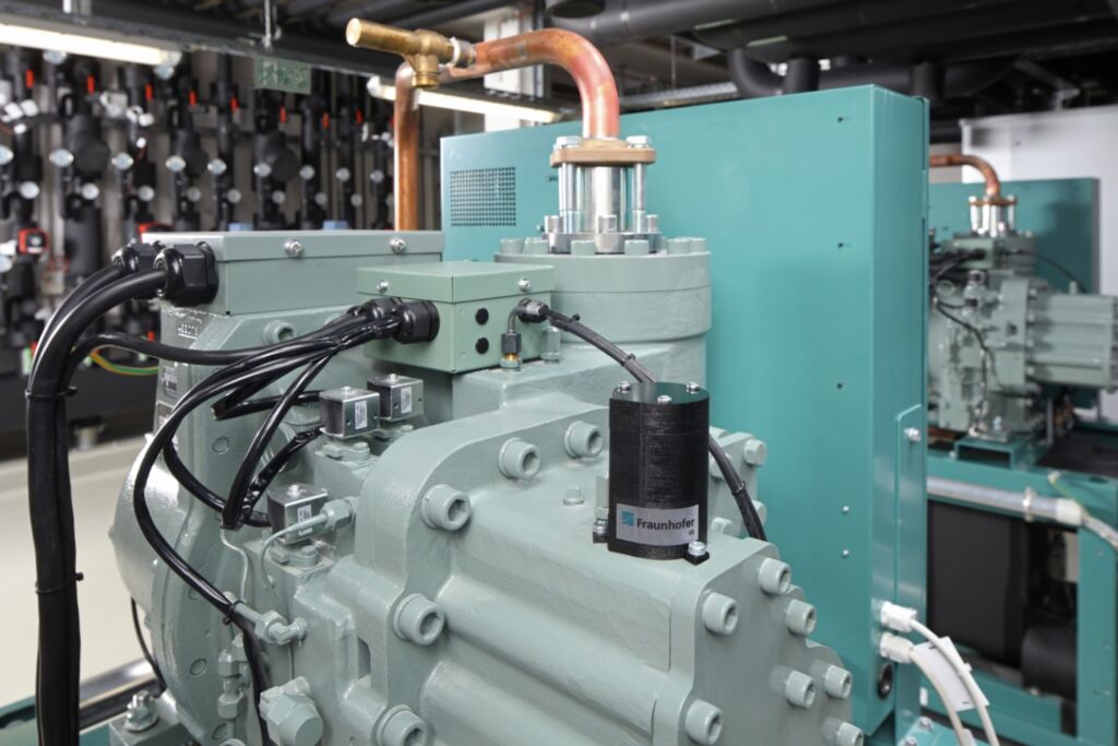 Energy Harvesting 1 Ein piezoelektrischer Vibrationswandler versorgt Sensoren
im Gebäude-Condition-Monitoring mit Energie.