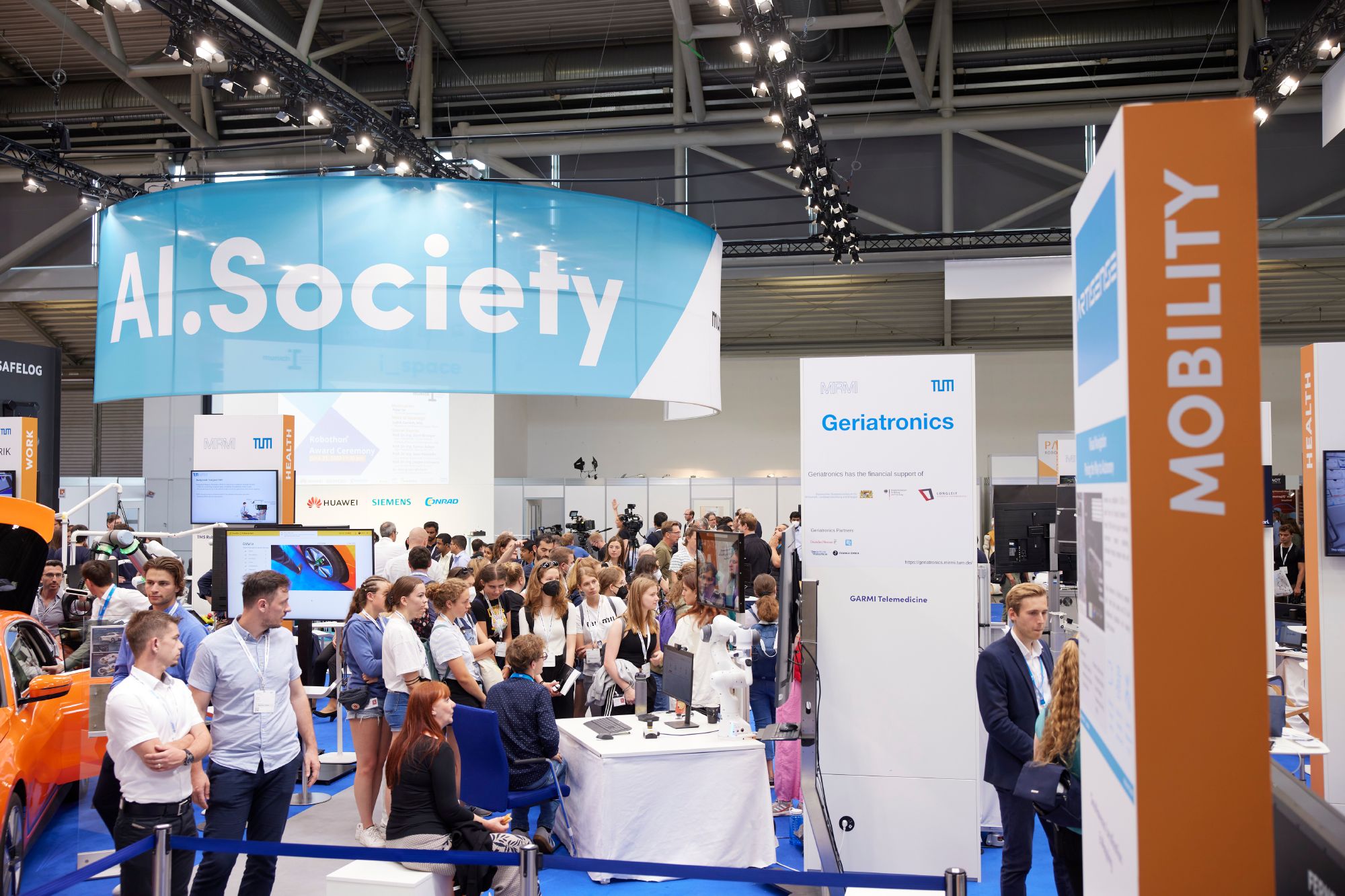 Ausstellung und Dialogplattform AI.Society