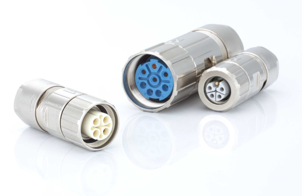 Gleiche Leistung, weniger Platzbedarf 1 Der M16 HC überträgt die gleiche Leistung wie ein M23-Stecker (Mitte) bei einer Gehäusegröße, die mit einem M12-Steckverbinder (links) vergleichbar ist.