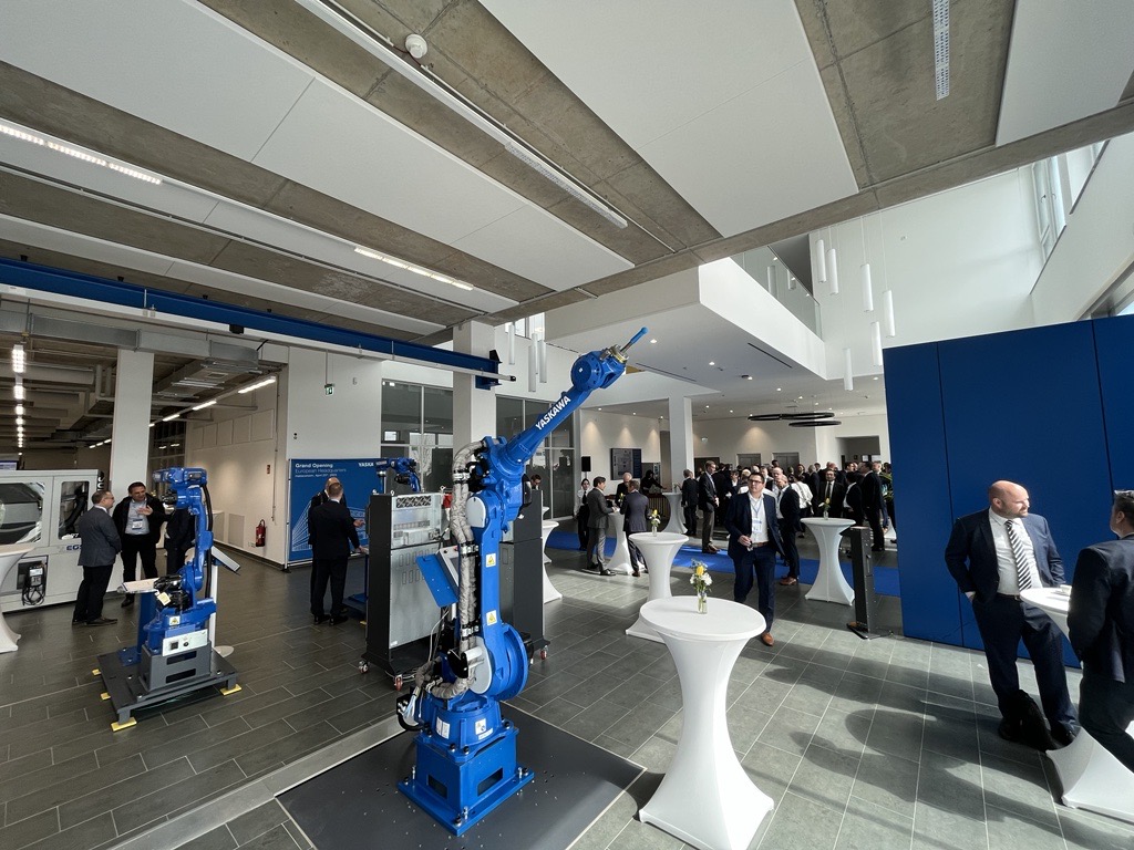 Yaskawa eröffnet neuen Firmensitz