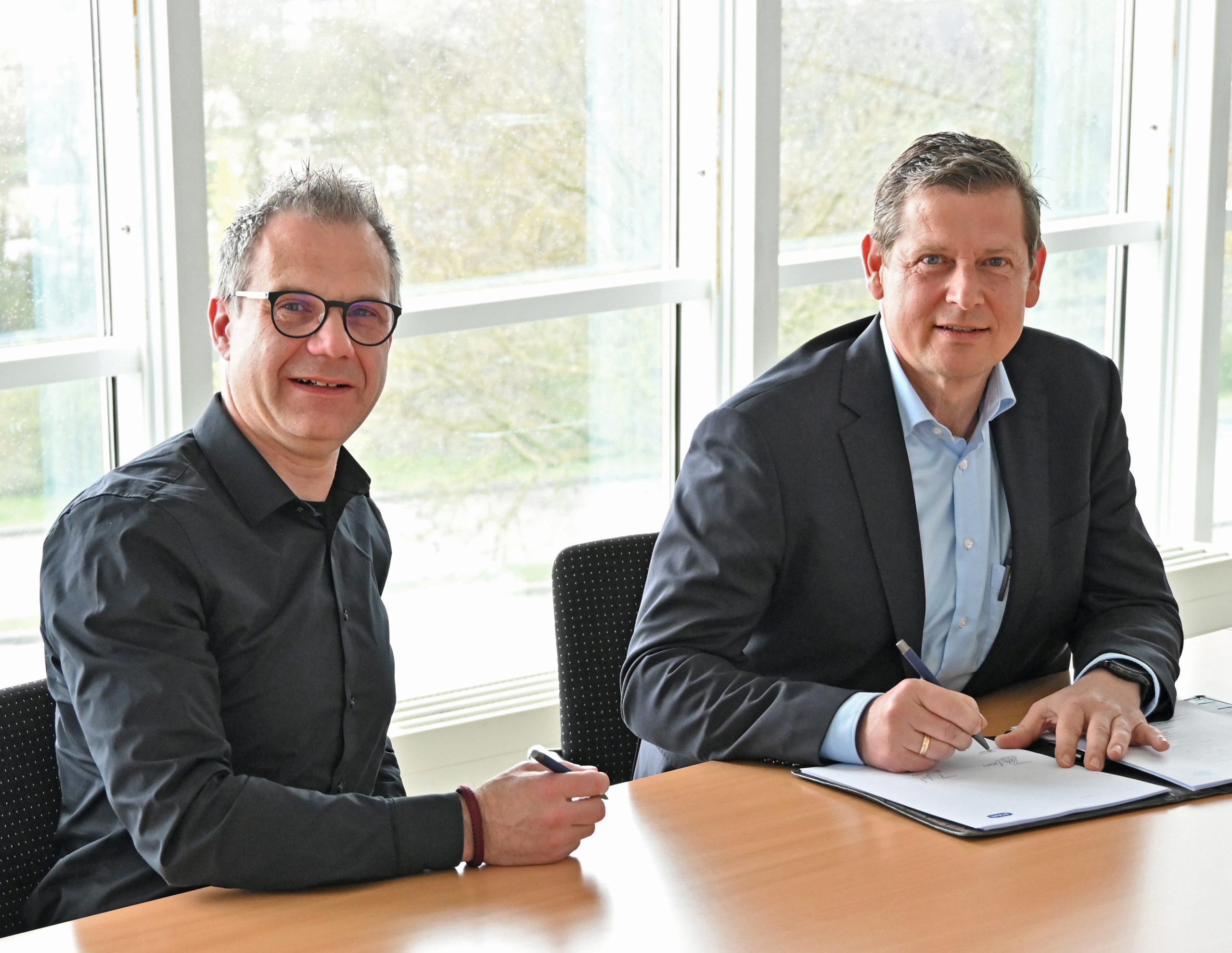 R. Stahl und I.safe Mobile schließen strategische Partnerschaft 4 R. Stahl und I.safe Mobile schließen strategische Partnerschaft