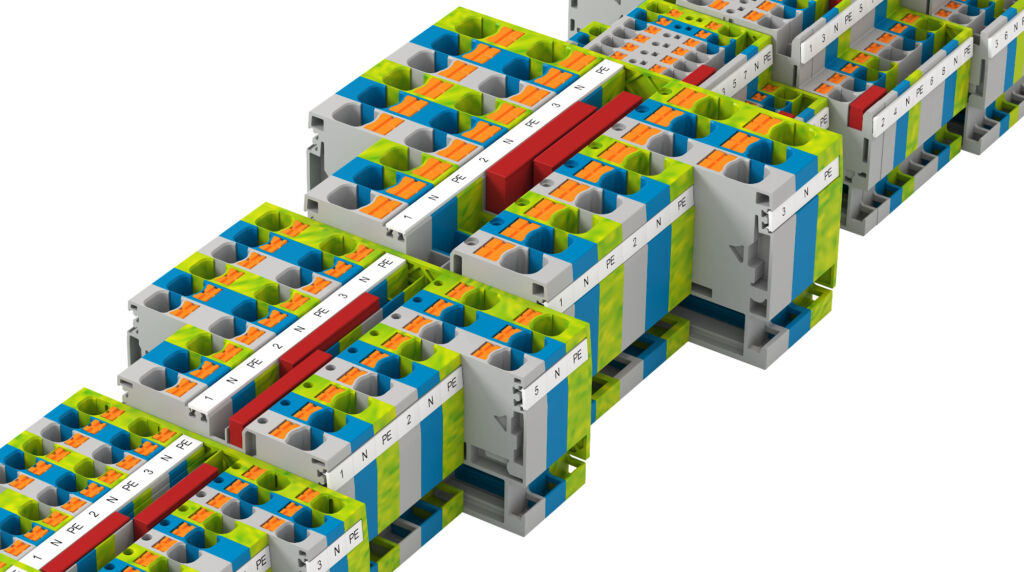 Reihenklemmen für Querschnitte bis 10mm² 1 Die Push-in-Klemmen PRK und PSL von Conta-Clip sind auch in je drei neuen Varianten 10/2A, /3A und /4A für Leiterquerschnitte bis 10 mm² erhältlich.
