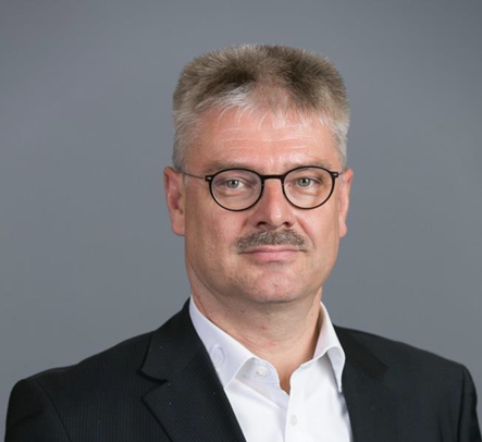 Wechsel im Vorstand bei SmartFactory