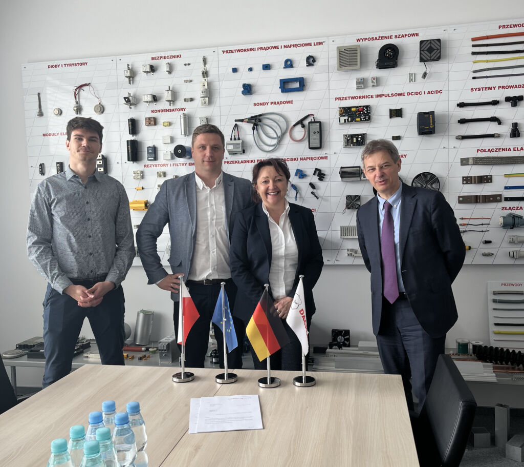 Rafi mit neuem polnischen Distributionspartner 1 contract dacpol 2000px