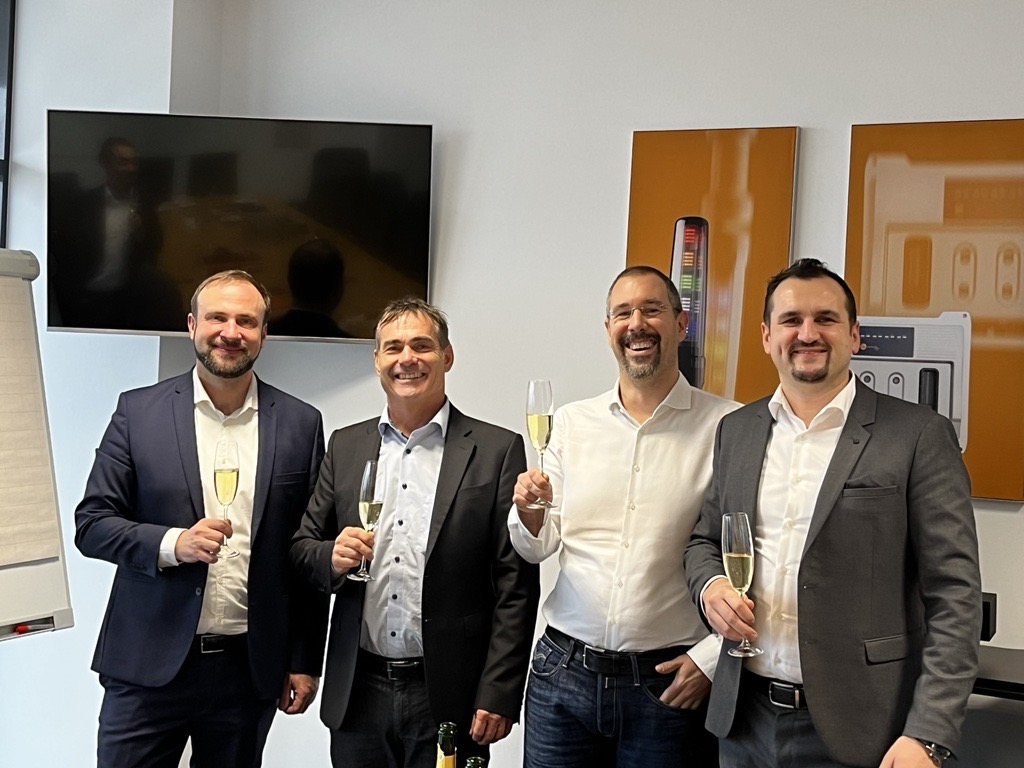 IFM übernimmt Devtel Software