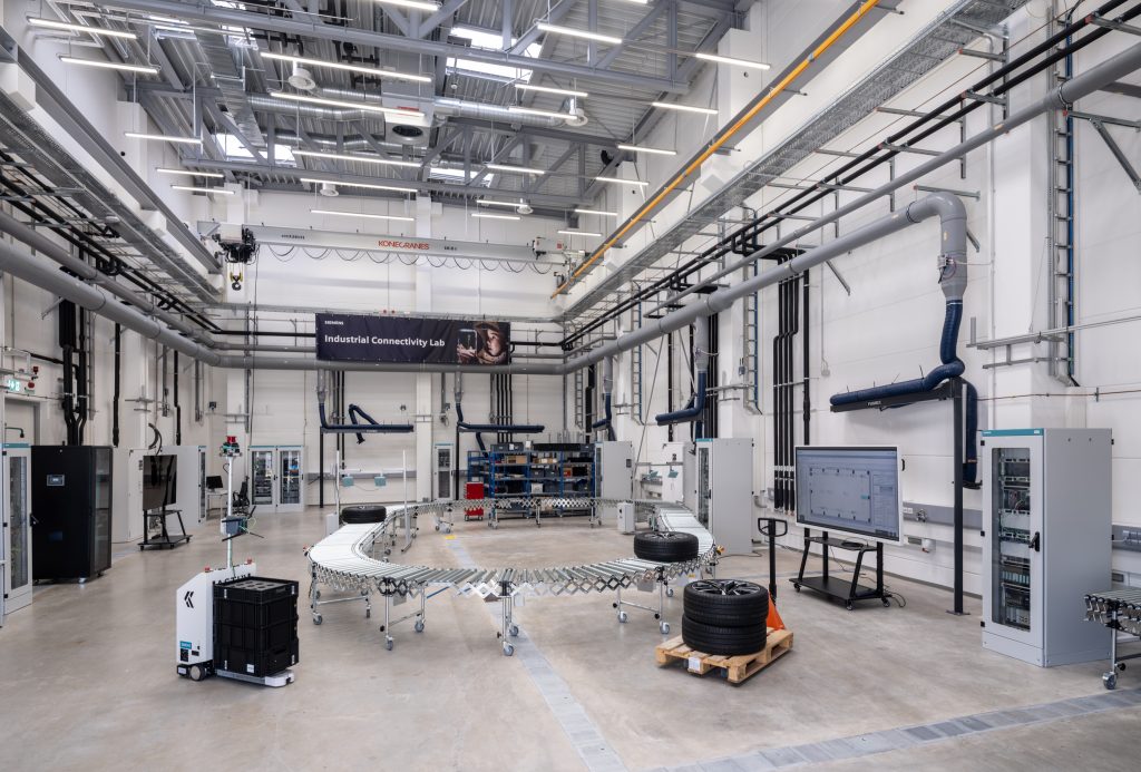 Siemens mit neuem Industrielabor 1 Das Industrial Connectivity Lab in Erlangen zeigt einen Test-Use-Case