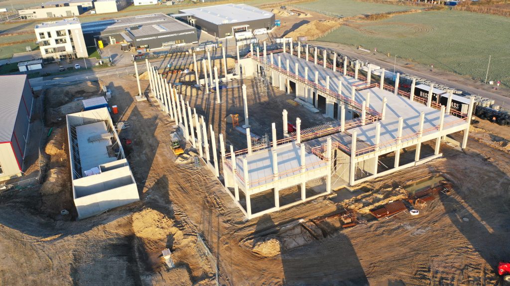 Item baut Niederlassung in Hamburg 1 default